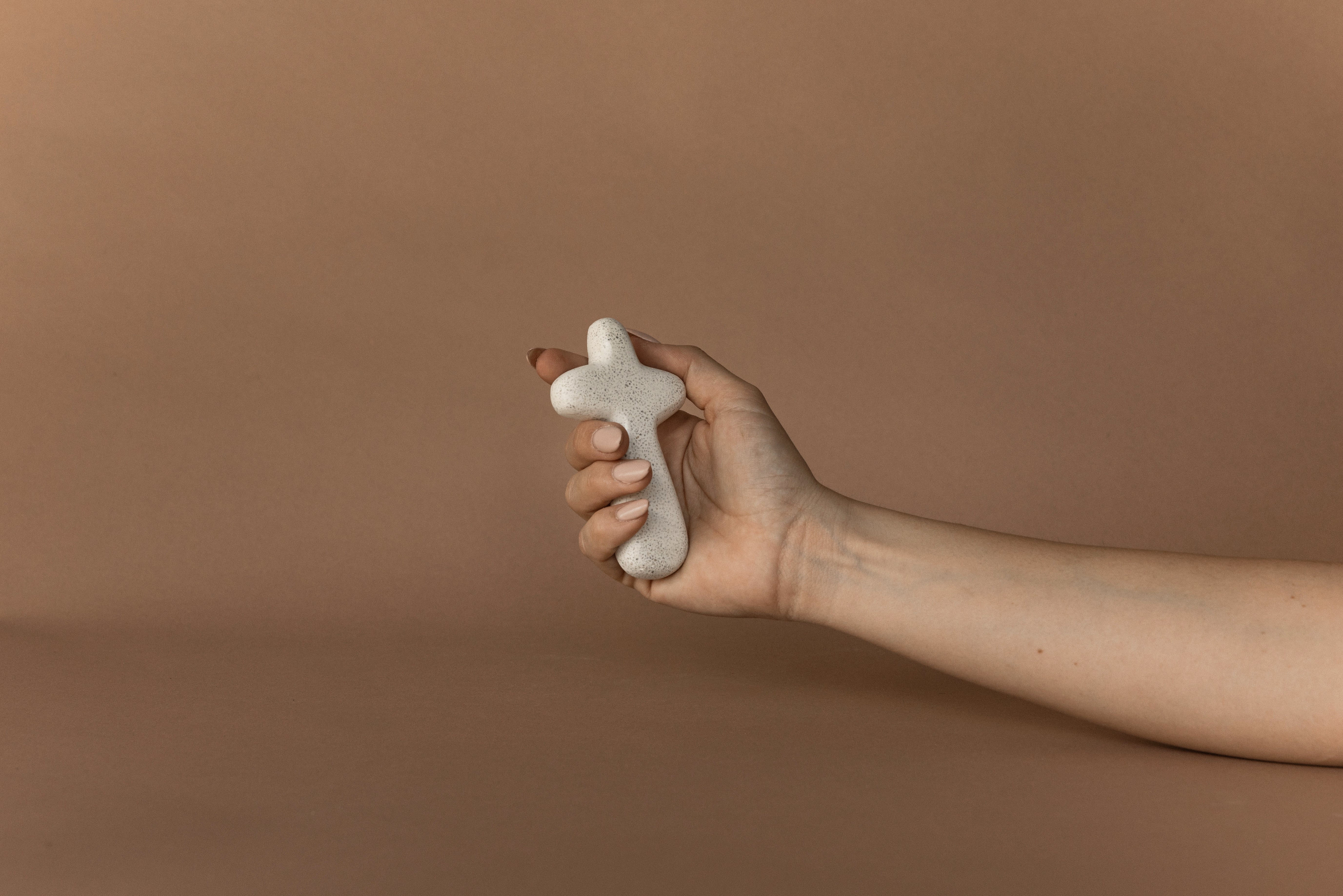 DE TU MANO